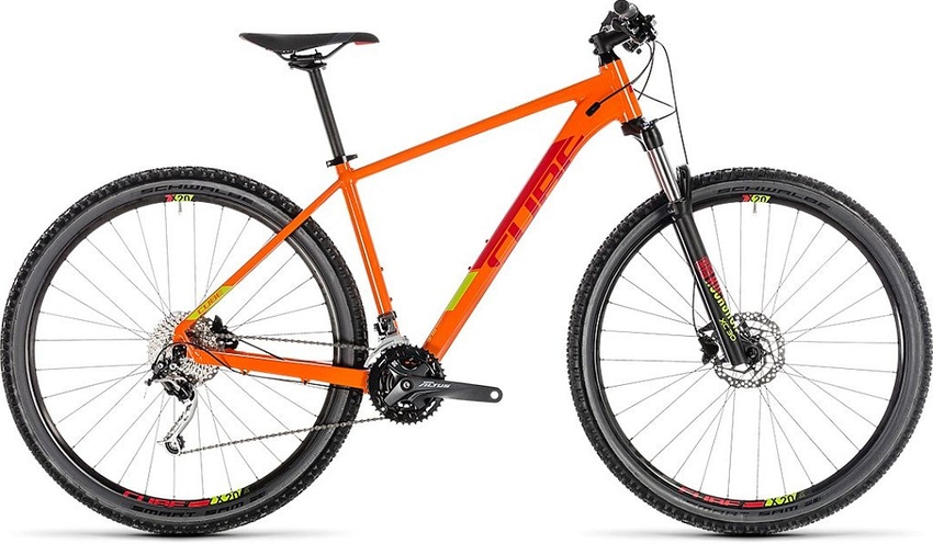 Wir haben das Cube Hardtail, das zu dir passt. Geringes Gewicht, dynamische Performance und minimaler Wartungsaufwand ist alles in dieser Bike Range vereint !