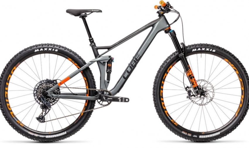Stereo 120 Rahmen sind der Inbegriff von Komfort und höchster Performance für Trail Bikes - der Stereo 120 HPC geht sogar noch einen Schritt weiter. Er überzeugt mit seinem leichten, steifen und eleganten Hauptrahmen samt Umlenkhebel aus Carbon für geringes Gewicht und noch besseres Handling !