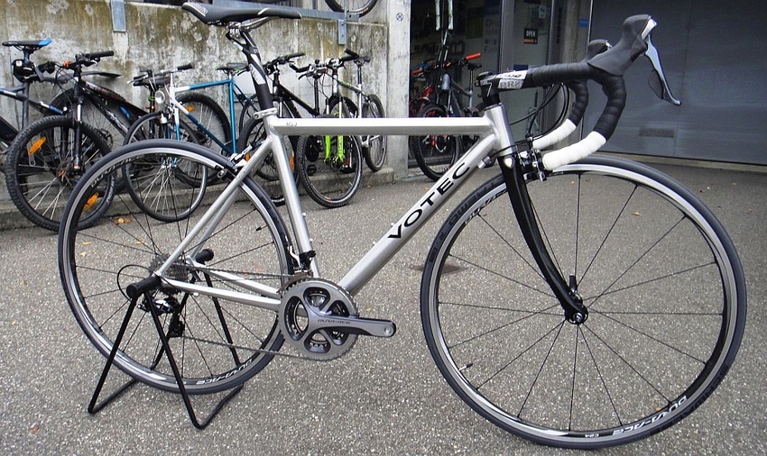 Perfektion auf 2 Rädern ! Edles Erscheinungsbild eingepackt mit bester Shimano Technik !