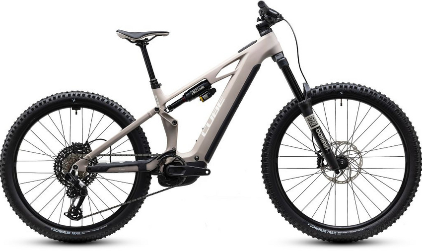 Große Berge. Große Lines. Große Reserven. Genau dafür wurde das Stereo Hybrid ONE77 HPC Race entwickelt. Sein Carbonrahmen mit progressiver Kinematik, das agile Mullet-Set-up und der kraftvolle Bosch CX Antrieb bilden die Basis für ein Trail-Maschine, die sich auf anspruchsvollen Abfahrten genauso zuhause fühlt wie auf langen Tagen in den Bergen !