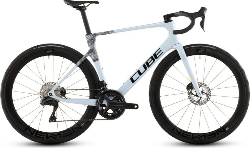 Das Agree C:62 Race bringt geringes Gesamtgewicht, unschlagbaren Fahrkomfort und das aerodynamische Design unserer rennerprobten Zeitfahrräder auf einen Nenner !