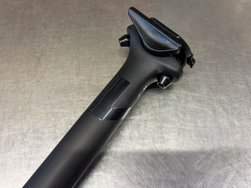 Sattelstütze Carbon / 27.2mm / Race / 03/26 Bild 1