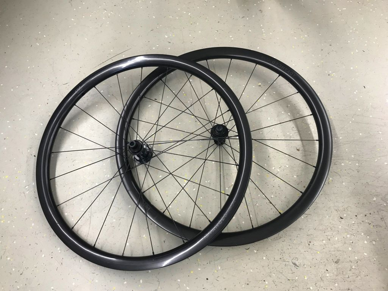 Laufradsatz / 28" / Newmen - GR / Disc / 01/26 Bild 1